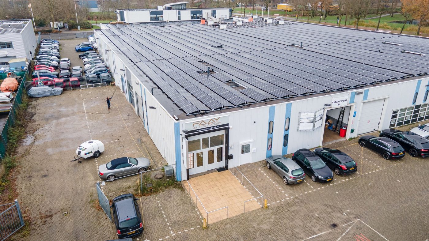 Faay Auto Groep pand in Nieuwegein - luchtfoto